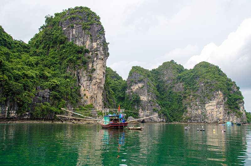 20 - Vietnam - Bahia de Halong - pueblo flotante